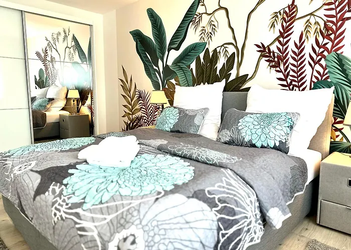 Mein Apartment, Forest View Mit Balkon Und Klima, Bis 10 Personen アパート *